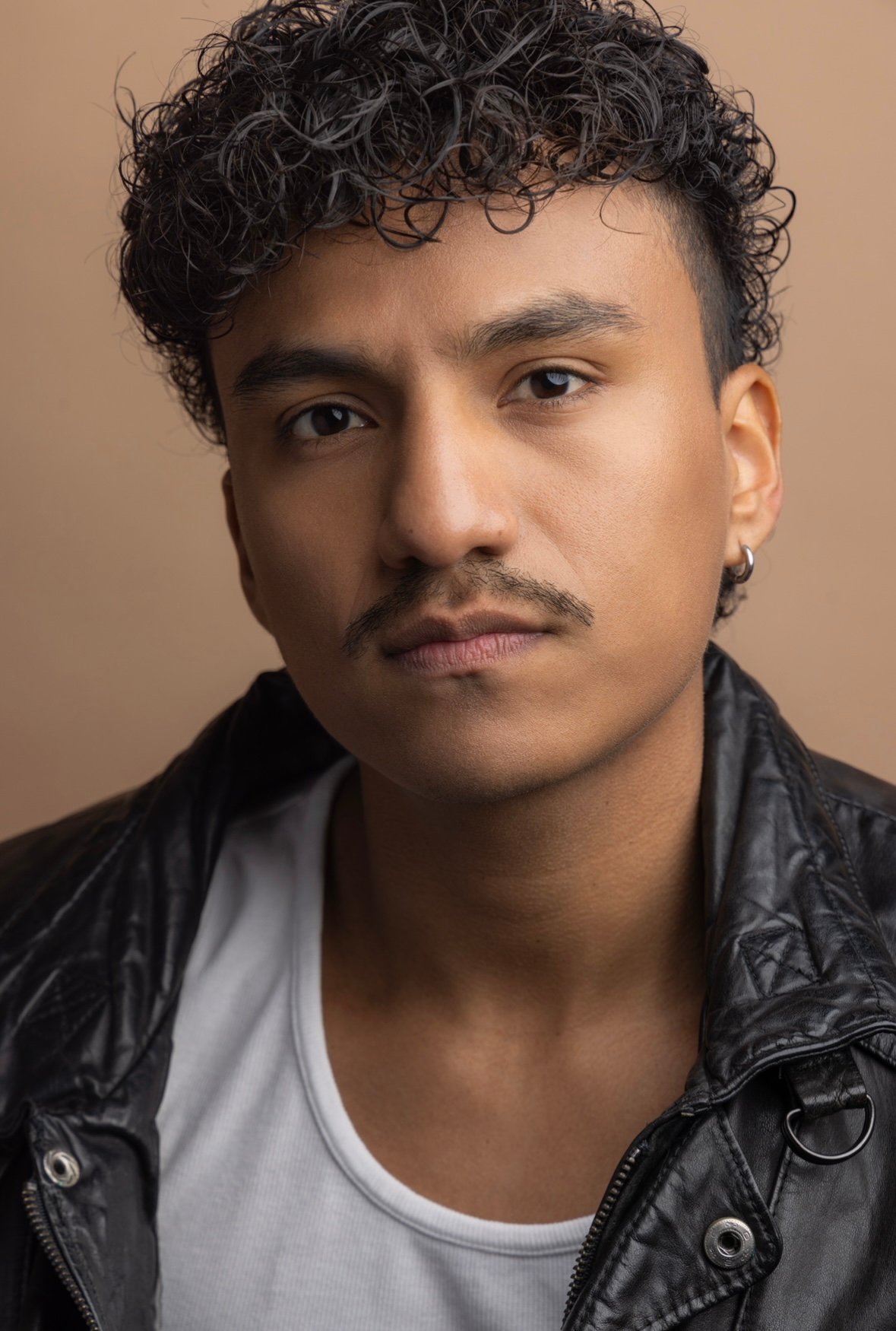 The Inspiring Journey of Rodrigo Calderón: A Cultural Ambassador Through Art