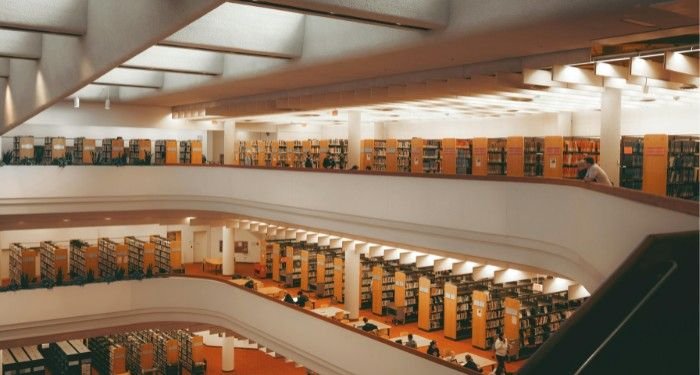 Readers Give Higher Ratings to AI Stories and More News for Library Workers Readers Give Higher Ratings to AI Stories and More News for Library Workers