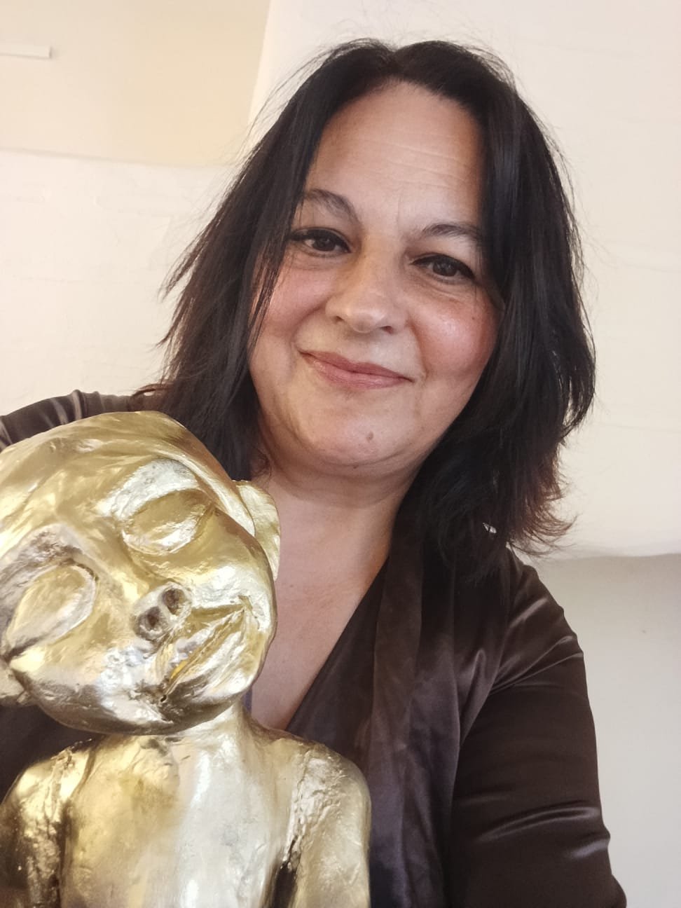 Where Stone, Clay and Myth Become Art, The Extraordinary World of Nicol Breeze and the Stories Hidden Inside “Treasures” Where Stone, Clay and Myth Become Art, The Extraordinary World of Nicol Breeze and the Stories Hidden Inside “Treasures”