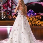 Watch Carrie Underwood Close Dolly Parton Tribute Concert With I Will Always Love You