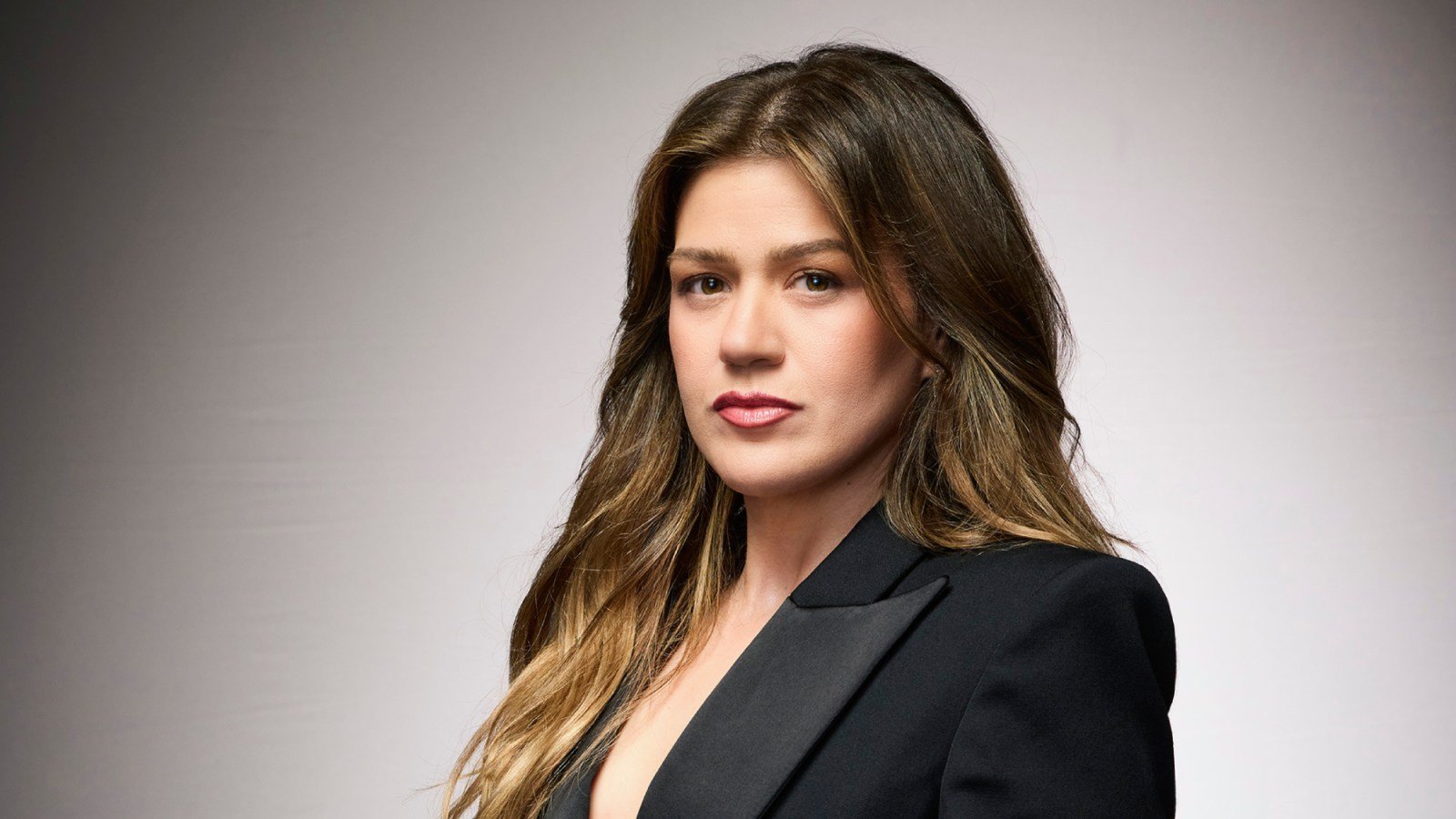Kelly Clarkson Responds to Brooklyn Store After They Refute Her Bad Shopping Experience Kelly Clarkson Responds to Brooklyn Store After They Refute Her Bad Shopping Experience