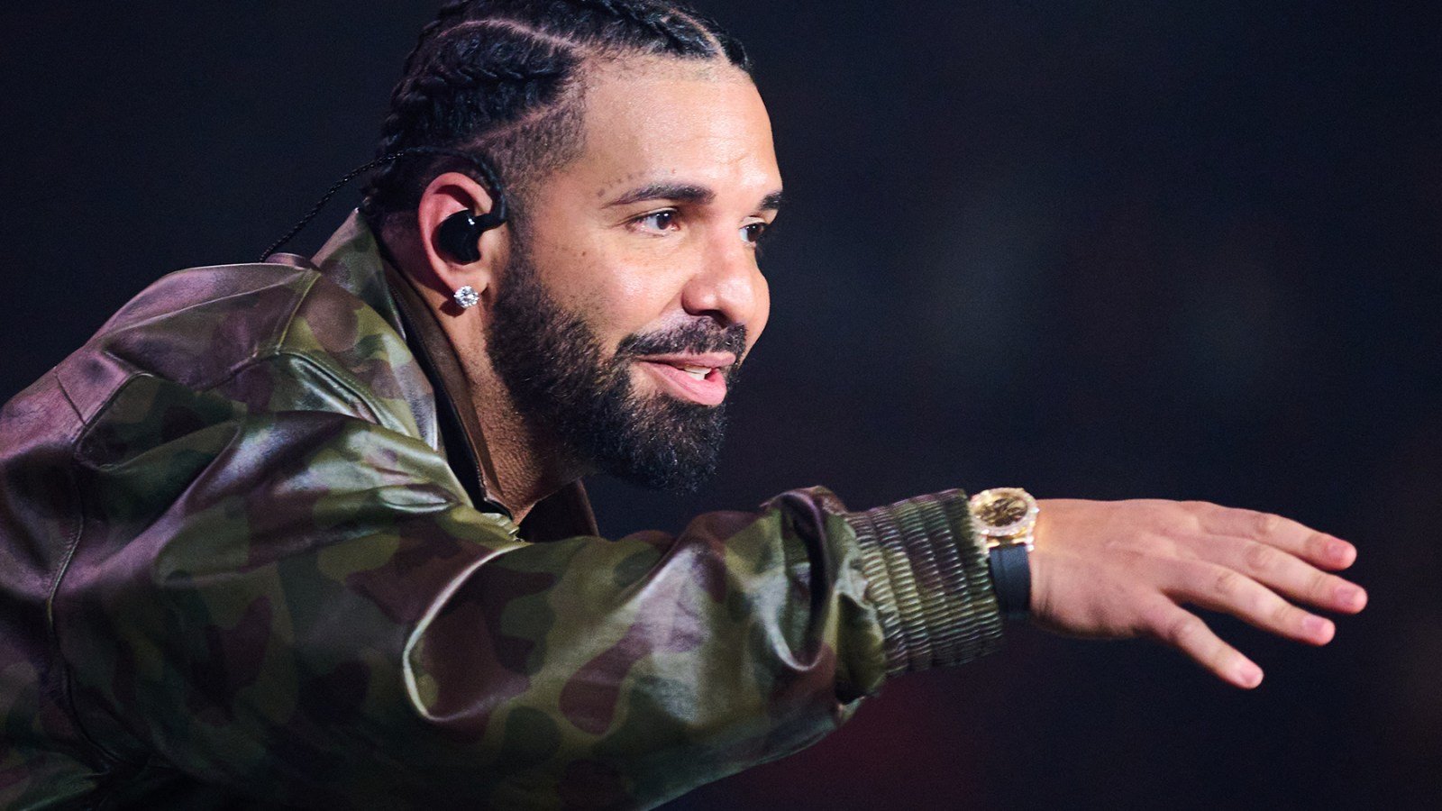 Judge Dismisses Lawsuit Claiming Spotify Allowed Billions of Fake Streams of Drakes Music