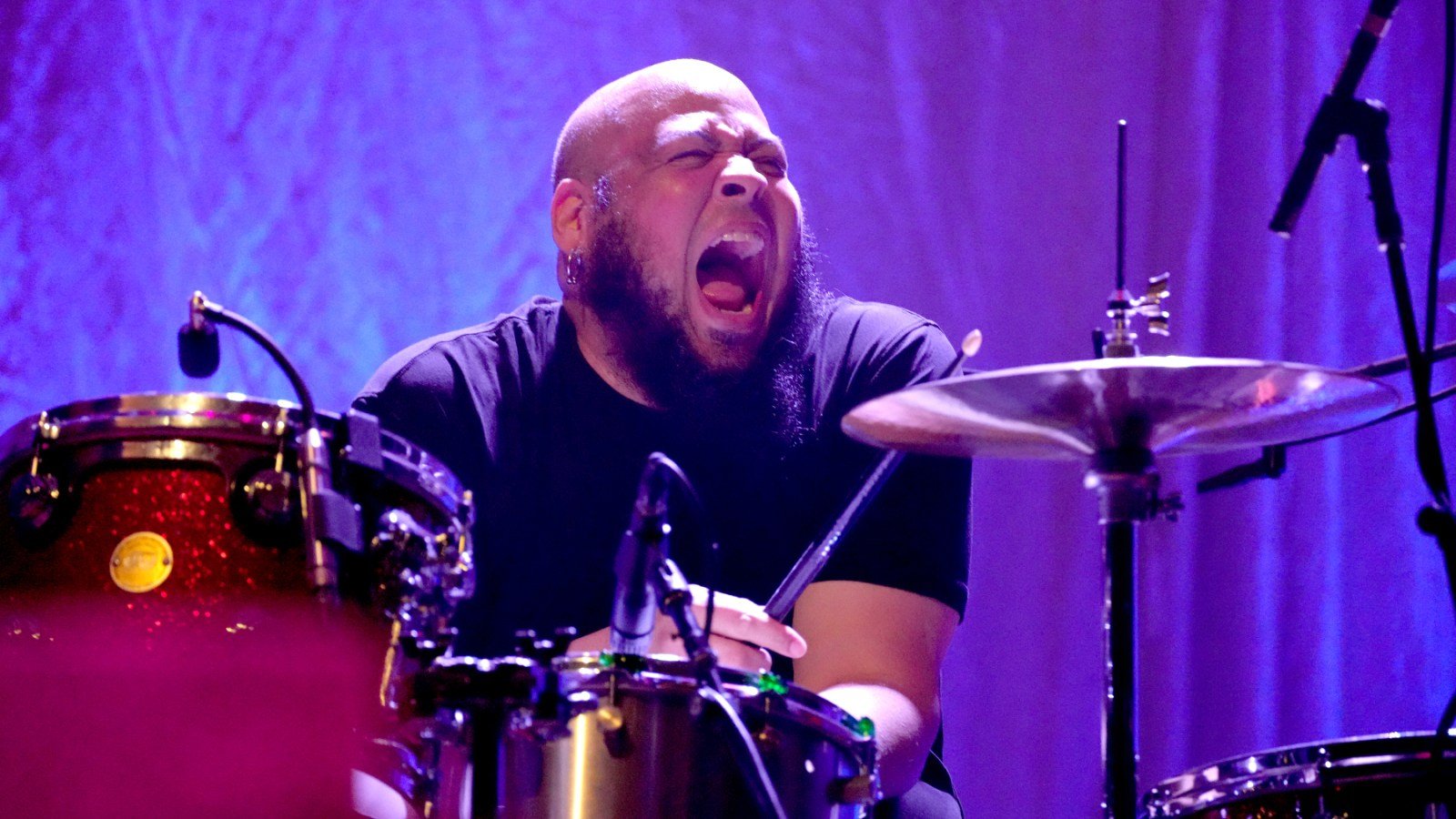Pearl Jam Surprise Perform With Drummer Abe Laboriel Jr. at Ohana Festival